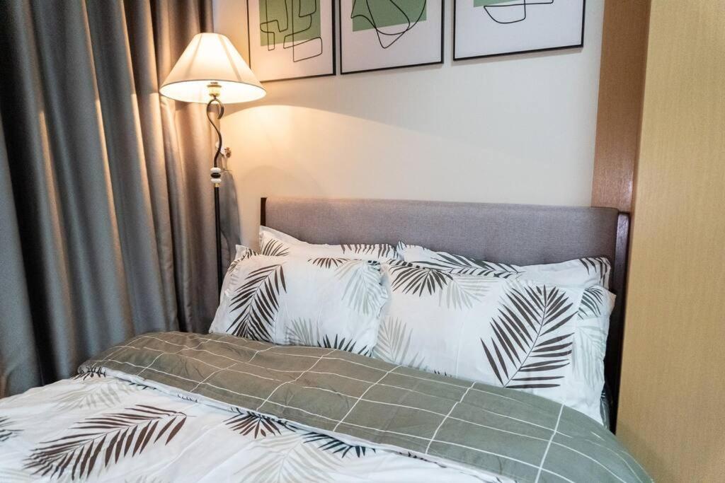 A2J Luxury 2Br Bgc Uptown Suite Near Uptown Mall Manila Exterior photo