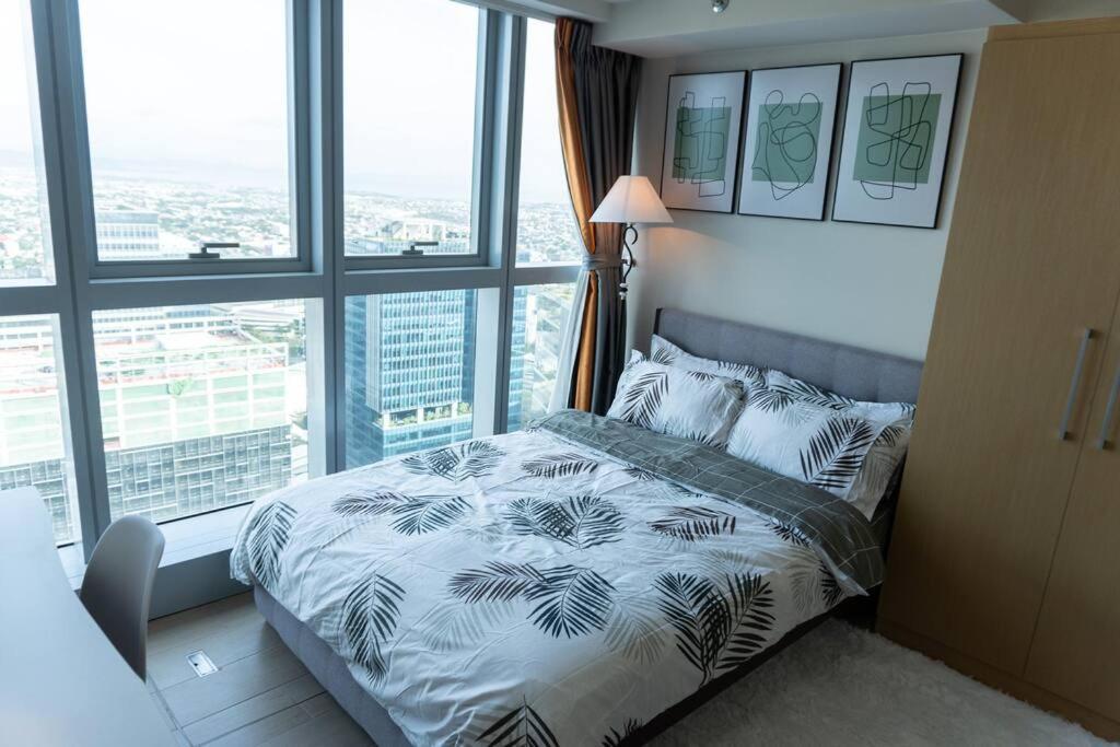A2J Luxury 2Br Bgc Uptown Suite Near Uptown Mall Manila Exterior photo