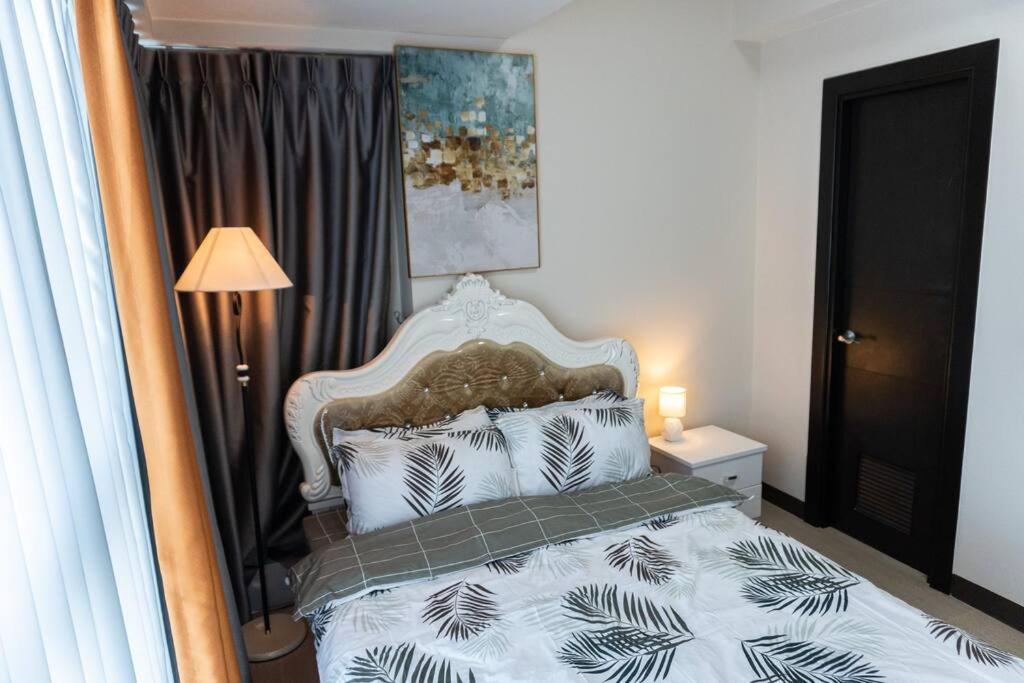 A2J Luxury 2Br Bgc Uptown Suite Near Uptown Mall Manila Exterior photo