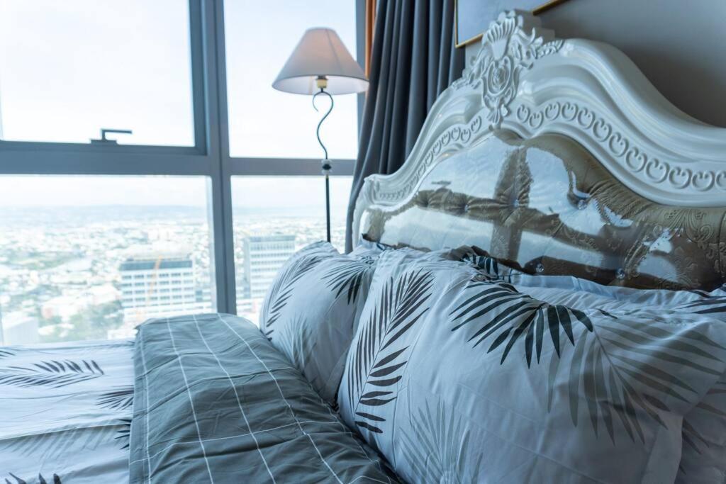 A2J Luxury 2Br Bgc Uptown Suite Near Uptown Mall Manila Exterior photo