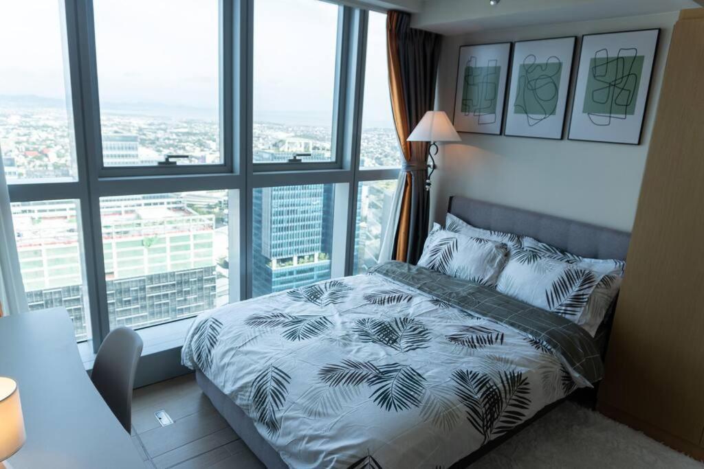 A2J Luxury 2Br Bgc Uptown Suite Near Uptown Mall Manila Exterior photo