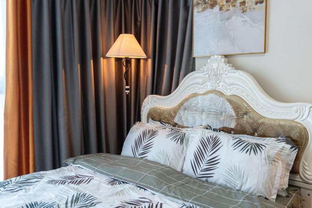 A2J Luxury 2Br Bgc Uptown Suite Near Uptown Mall Manila Exterior photo