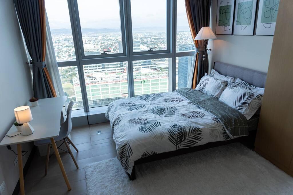 A2J Luxury 2Br Bgc Uptown Suite Near Uptown Mall Manila Exterior photo