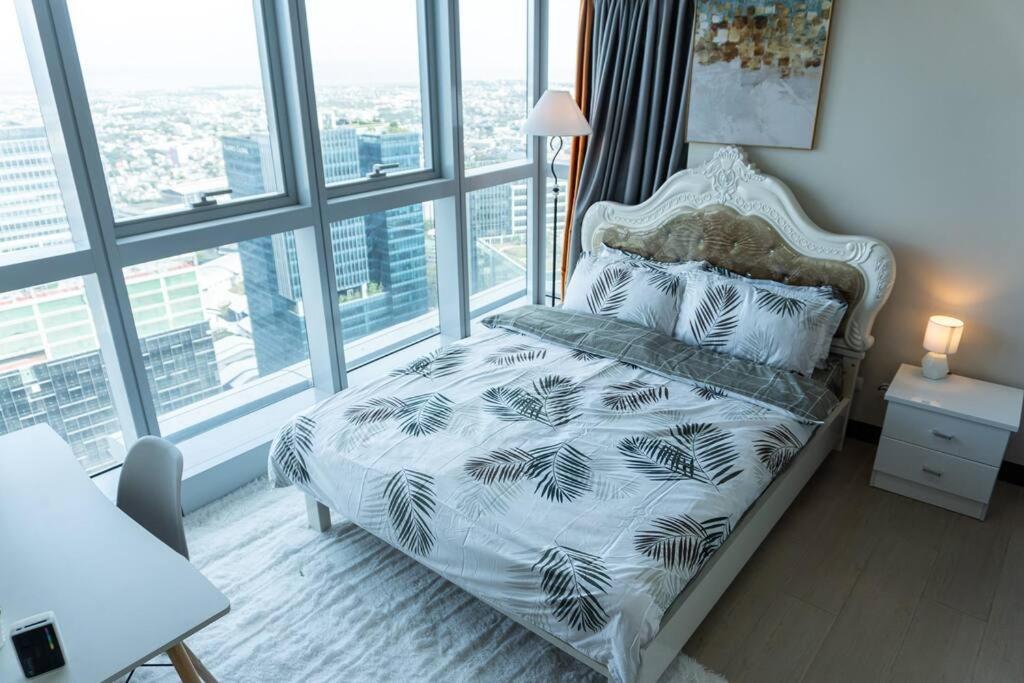 A2J Luxury 2Br Bgc Uptown Suite Near Uptown Mall Manila Exterior photo