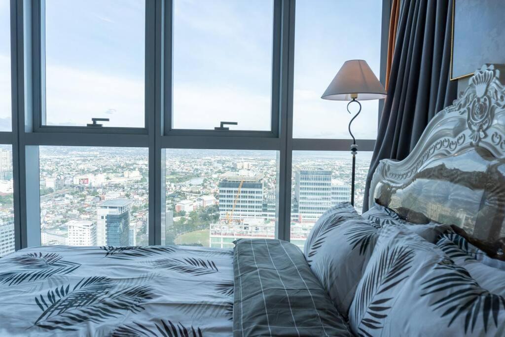 A2J Luxury 2Br Bgc Uptown Suite Near Uptown Mall Manila Exterior photo